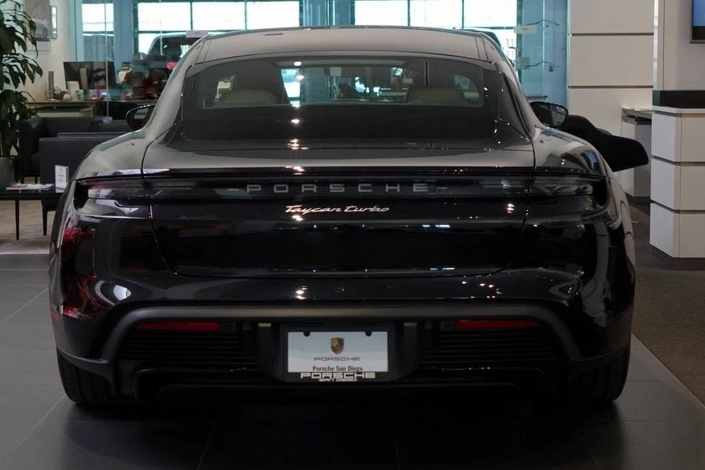 Porsche Taycan BLACK / JET BLACK Taycan Club 2020 Jet Black Taycan Turbo 3