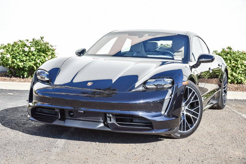 Porsche Taycan BLACK / JET BLACK Taycan Club 2020 Jet Black Porsche Taycan Turbo 1