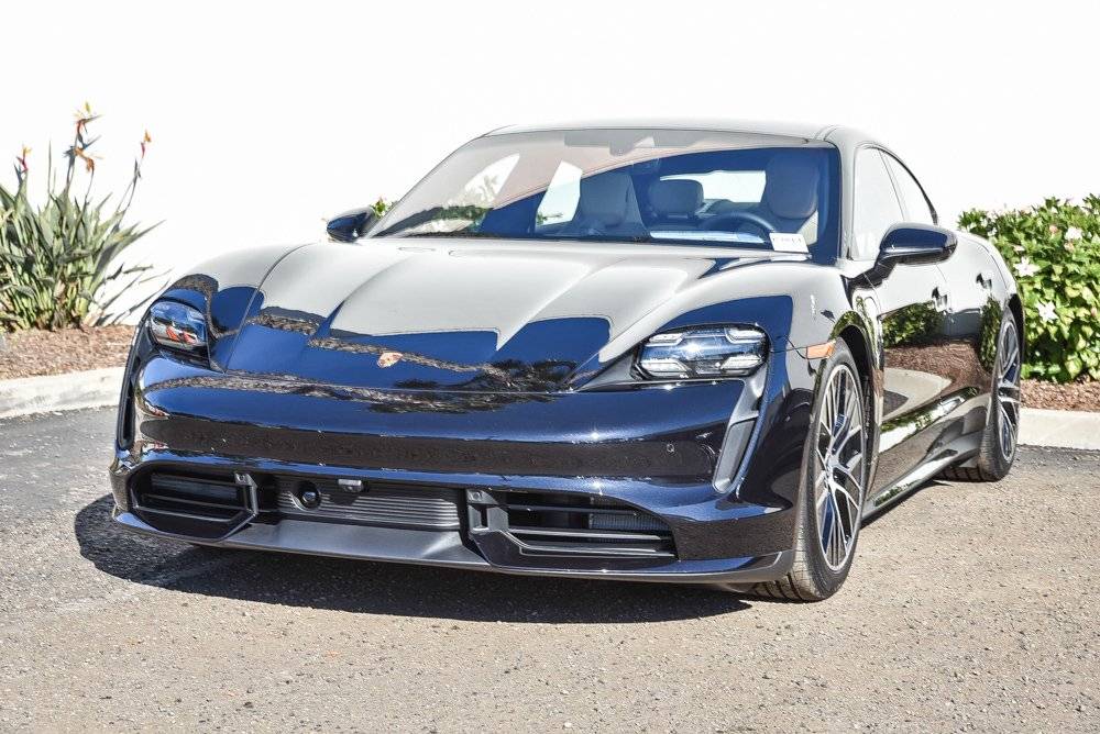 Porsche Taycan BLACK / JET BLACK Taycan Club 2020 Jet Black Porsche Taycan Turbo 4