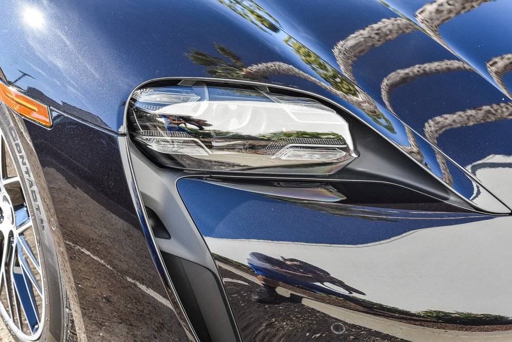 Porsche Taycan BLACK / JET BLACK Taycan Club 2020 Jet Black Porsche Taycan Turbo 9