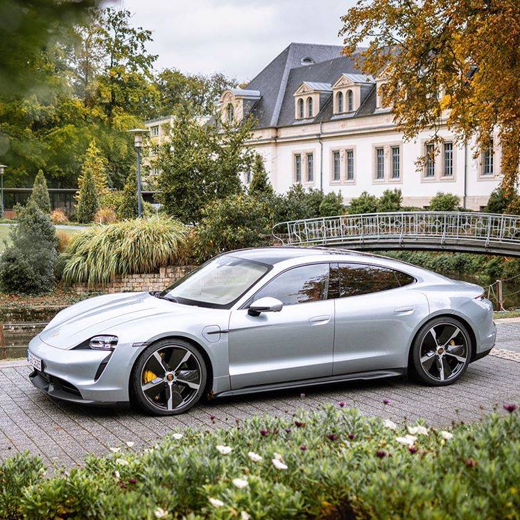 Dolomite Silver Taycan Turbo.jpg