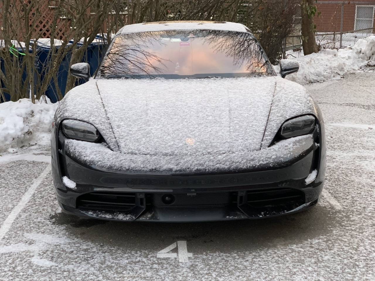 Porsche Taycan Dusting of snow. 636C2DBE-593A-4FC4-B2EB-E1E865052FF2