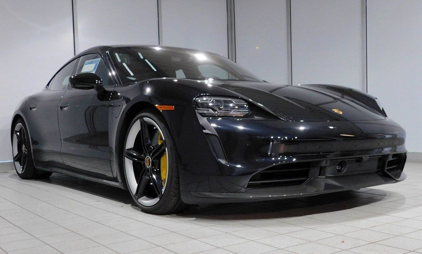 Porsche Taycan BLACK / JET BLACK Taycan Club Porsche Taycan Black 8