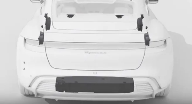 Porsche Taycan Golf clubs in the boot Annotation 2020-01-12 094557