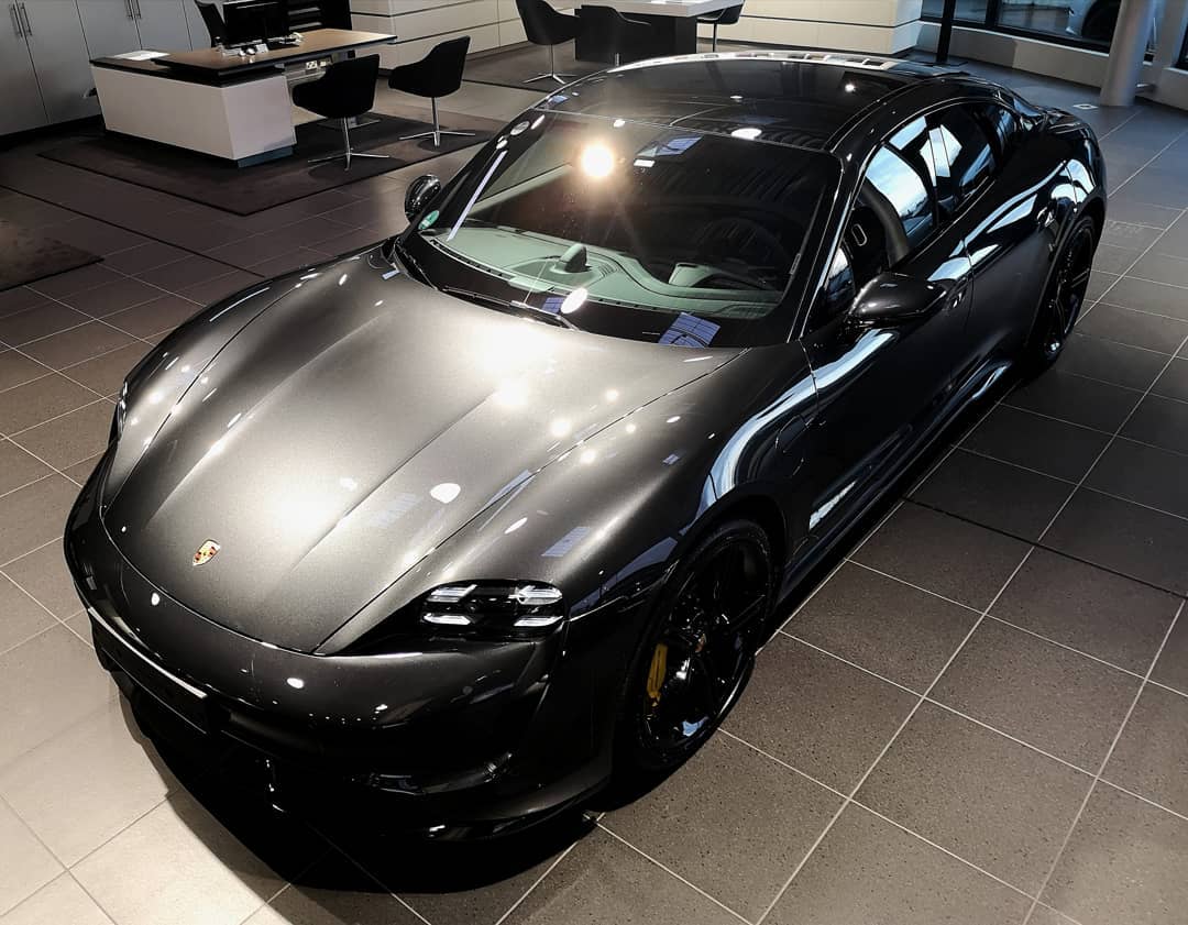 Porsche Taycan VOLCANO GREY Taycan Club VOLCANO GREY Porsche Taycan Turbo 2