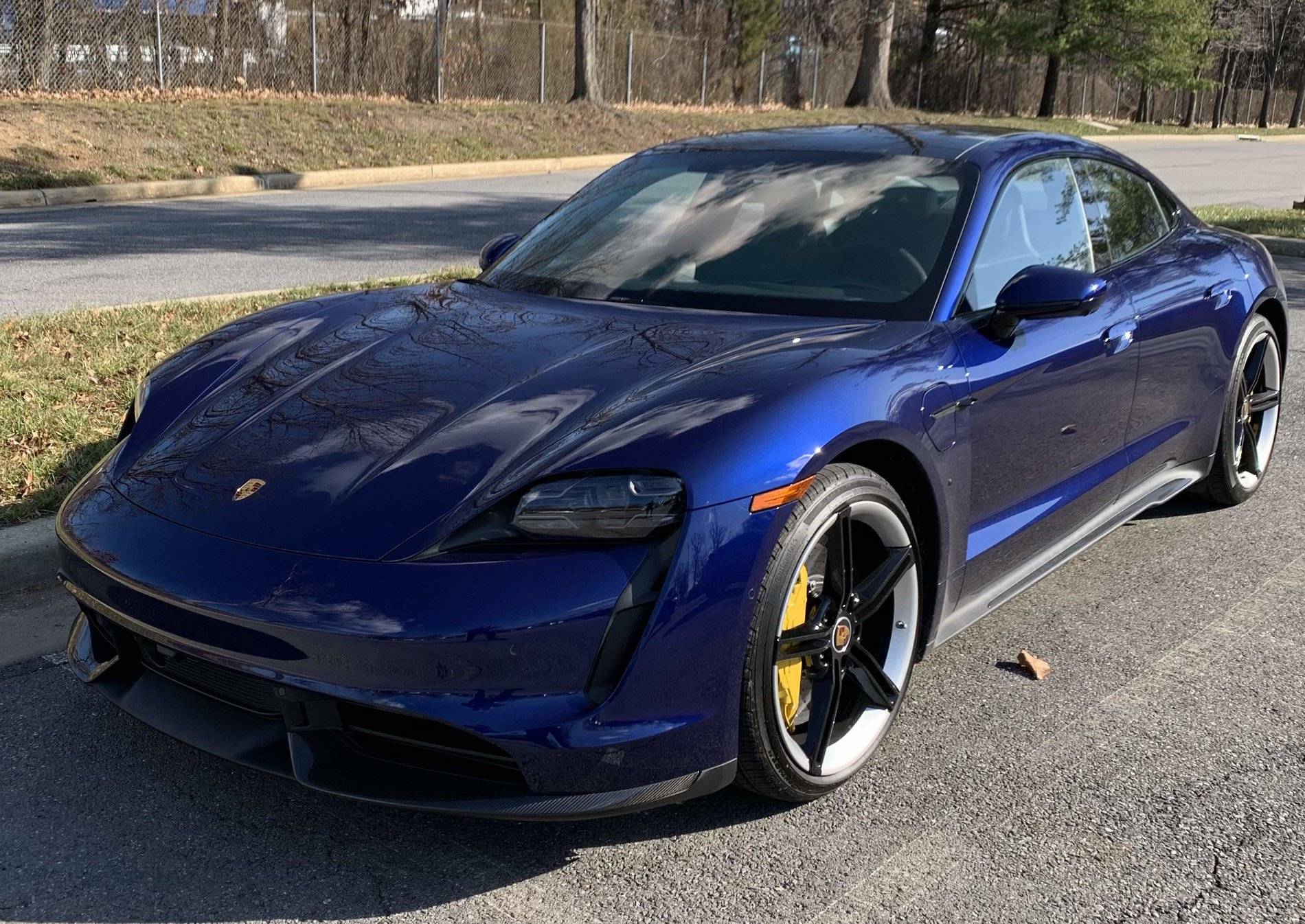 Porsche Taycan GENTIAN BLUE Taycan Club FrontQuarter