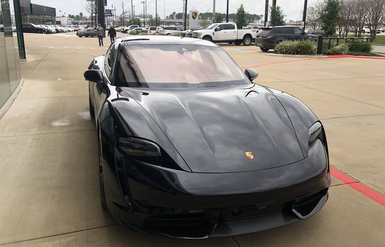 Porsche Taycan BLACK / JET BLACK Taycan Club Black Porsche Taycan Dealer 0
