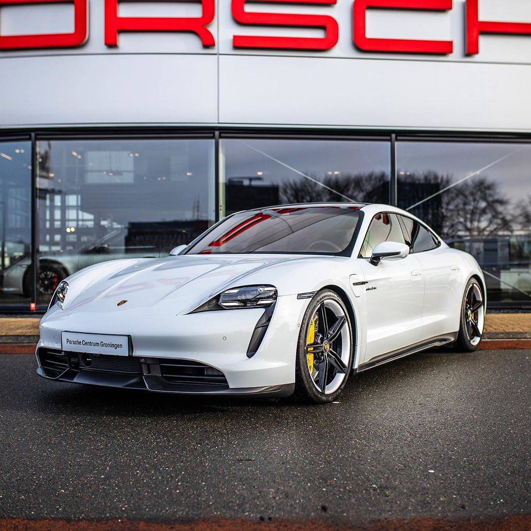 Porsche Taycan CARRARA WHITE Taycan Club 81104036_589828284900923_6082065473073463825_n