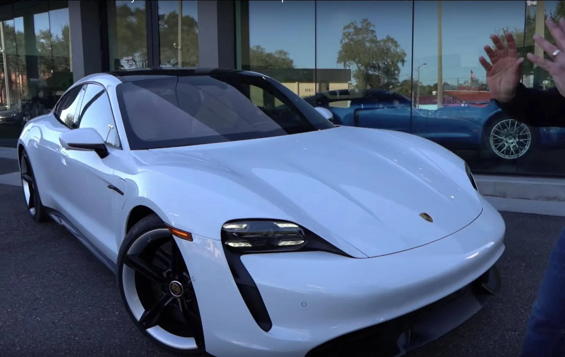 Porsche Taycan CARRARA WHITE Taycan Club Screenshot 2020-01-24 at 17.03.48