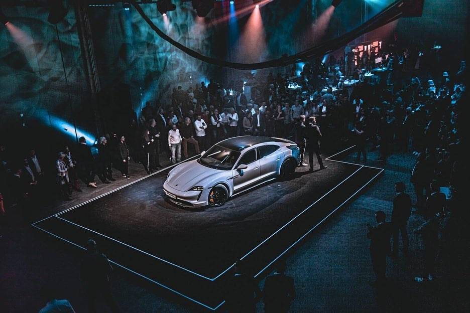 Porsche Taycan CARRARA WHITE Taycan Club CARRARA White Taycan Reveal