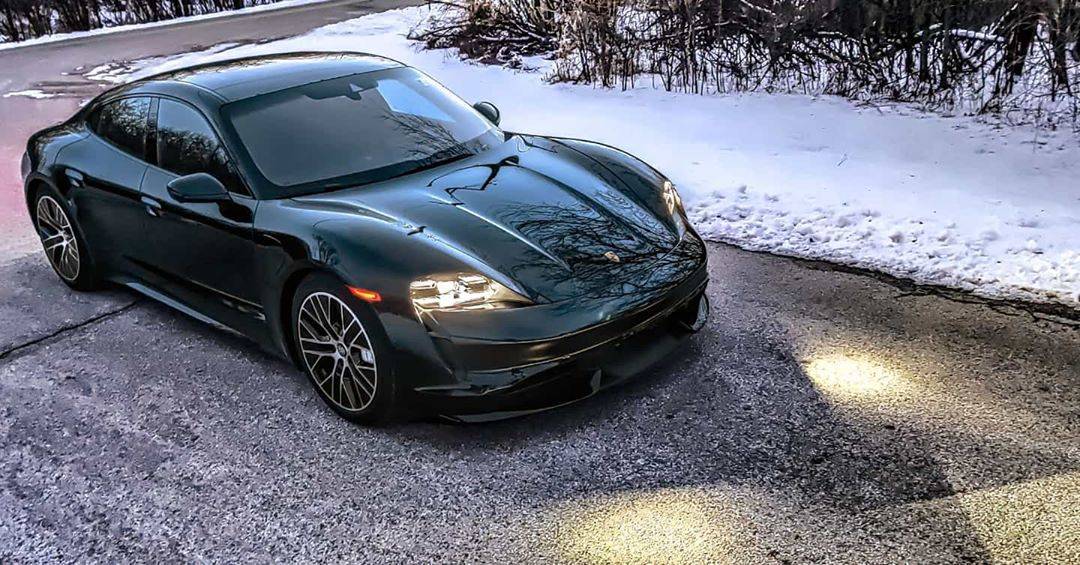 Porsche Taycan BLACK / JET BLACK Taycan Club BLACK Porsche Taycan Turbo