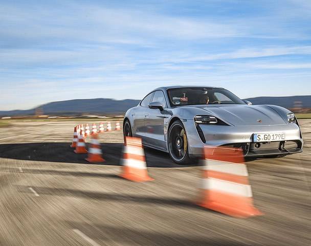 Porsche Taycan DOLOMITE SILVER Taycan Club DOLOMITE SILVER Porsche Taycan Turbo