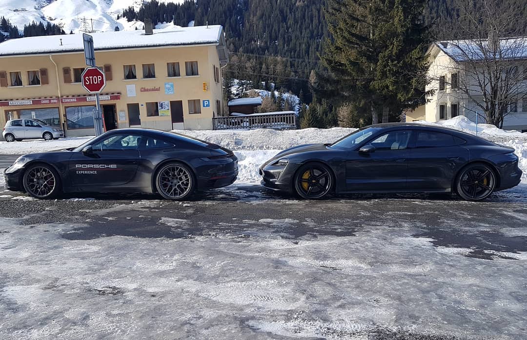 Porsche Taycan BLACK / JET BLACK Taycan Club 82088113_868390273612716_238790992093110392_n