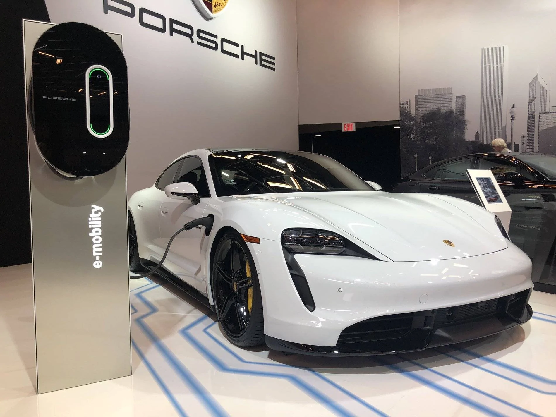 Porsche Taycan CARRARA WHITE Taycan Club Porsche Taycan Carrara White Black Wheels