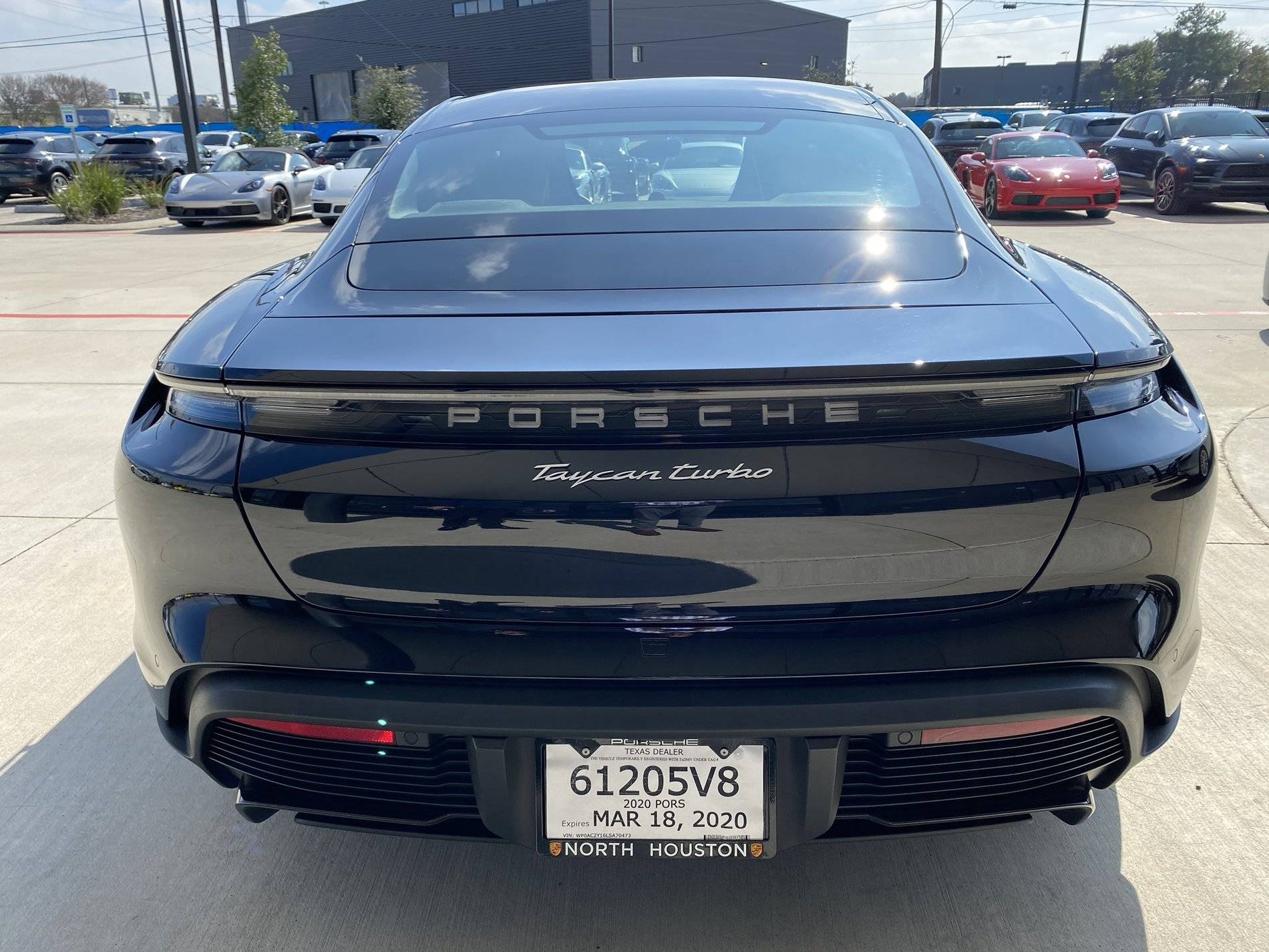Porsche Taycan BLACK / JET BLACK Taycan Club Black Porsche Taycan Turbo 3