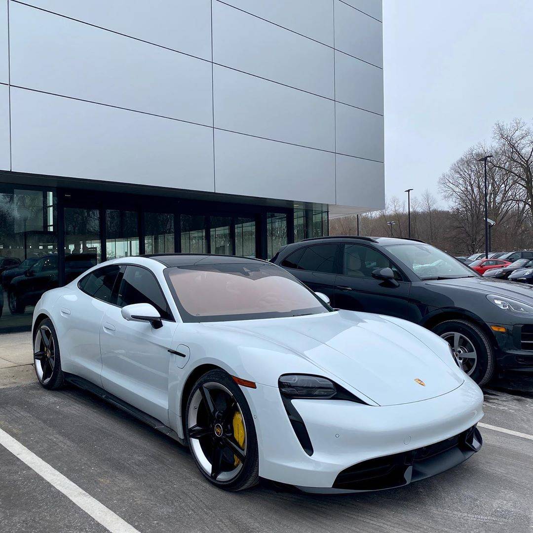 Porsche Taycan CARRARA WHITE Taycan Club 83176853_3089321397813531_2072041566185042480_n