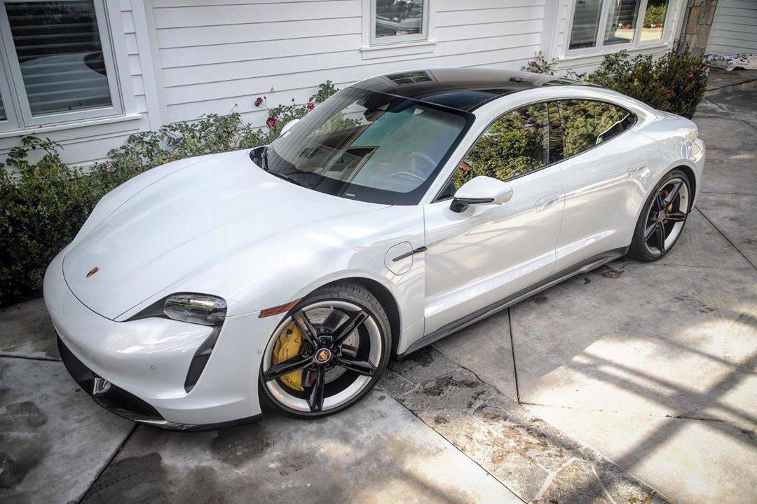 Porsche Taycan CARRARA WHITE Taycan Club 83937408_177570710005804_1959305812101484233_n
