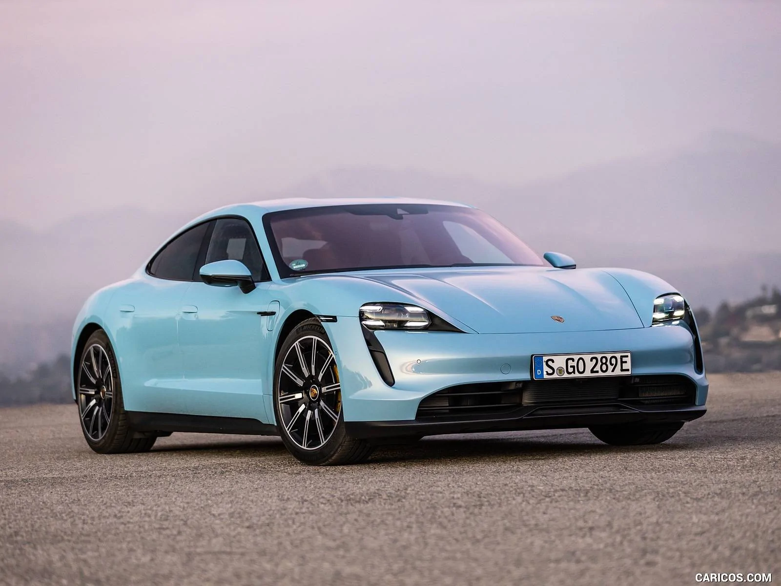 Porsche Taycan FROZEN BLUE Taycan Club DF1AB225-1221-4316-8157-118C7C36CC11