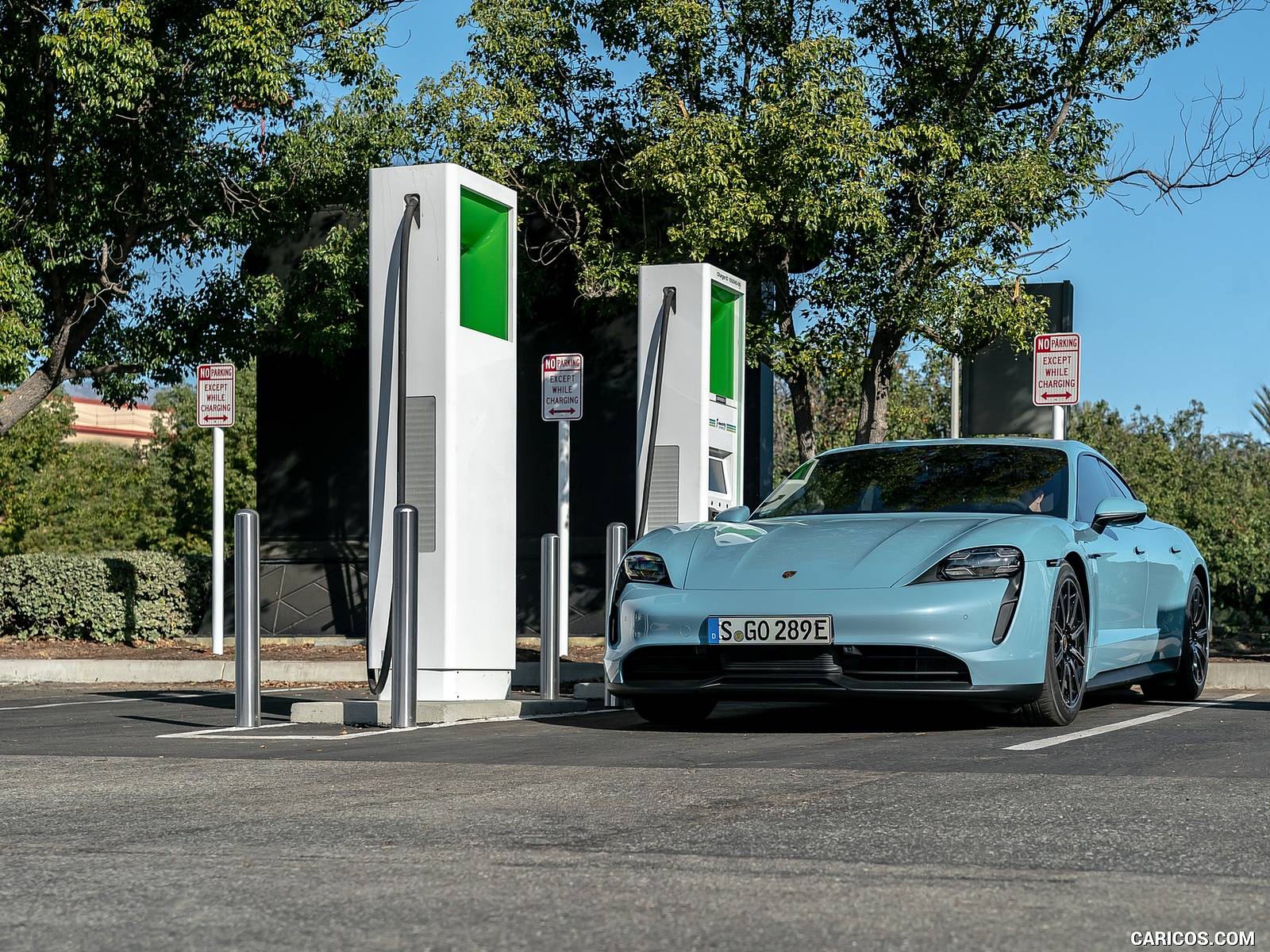 Porsche Taycan FROZEN BLUE Taycan Club 7D35163A-619E-4066-A43B-83DBFEA05707