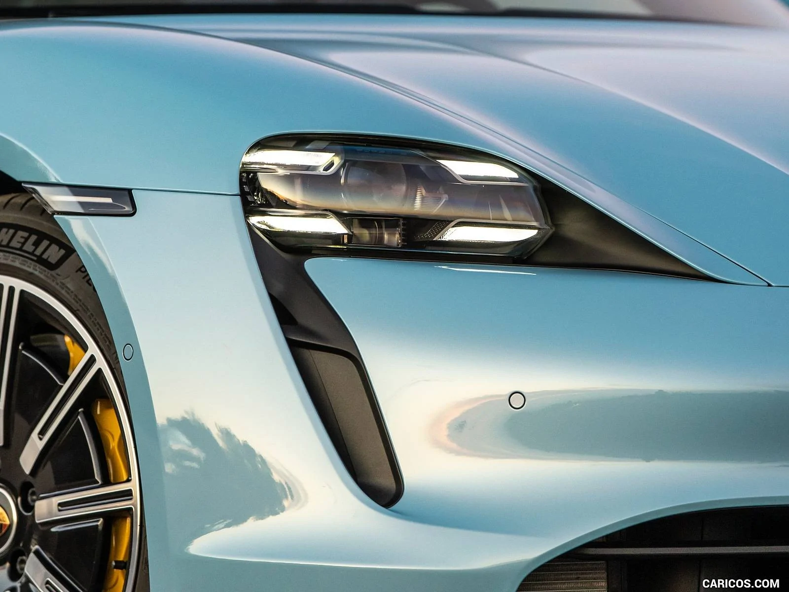 Porsche Taycan FROZEN BLUE Taycan Club AF40A1F6-AD93-4DD8-AF9E-5131F009ED7A