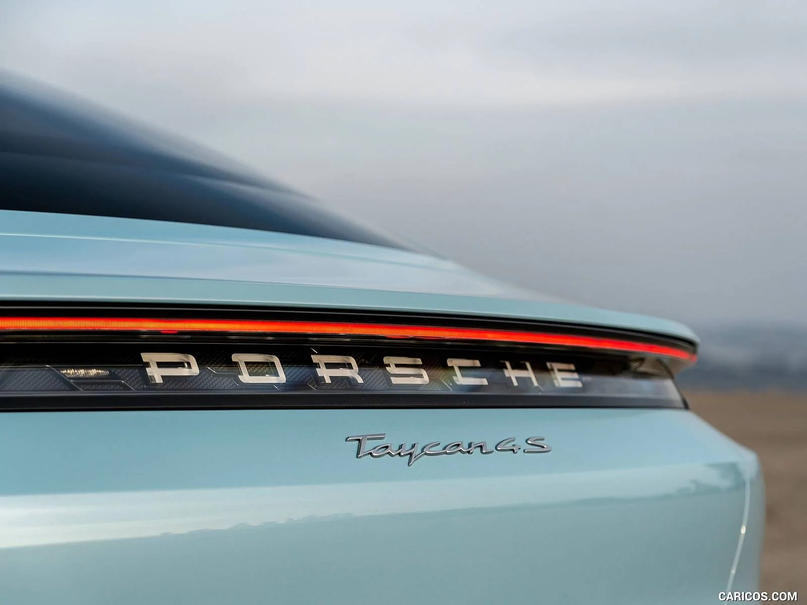 Porsche Taycan FROZEN BLUE Taycan Club 25F46A7E-F786-4BA7-A16F-D52511805471
