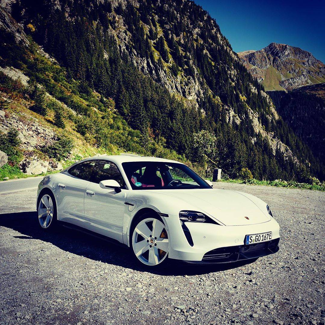 Porsche Taycan CARRARA WHITE Taycan Club Carrara White Porsche Taycan Wheels