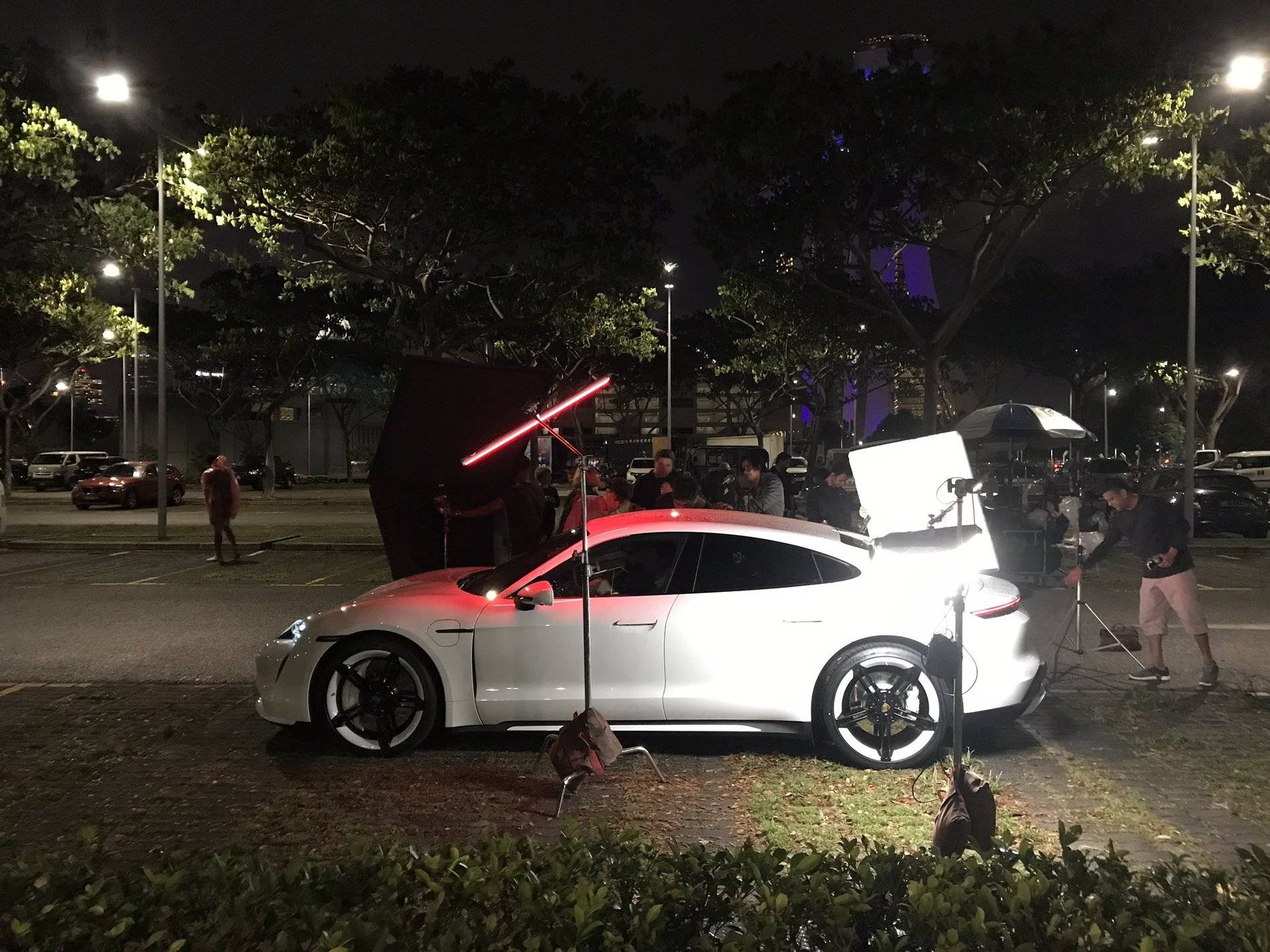 Porsche Taycan White Mission E wheels on white 4S? ELWSeFZUcAAHVCq