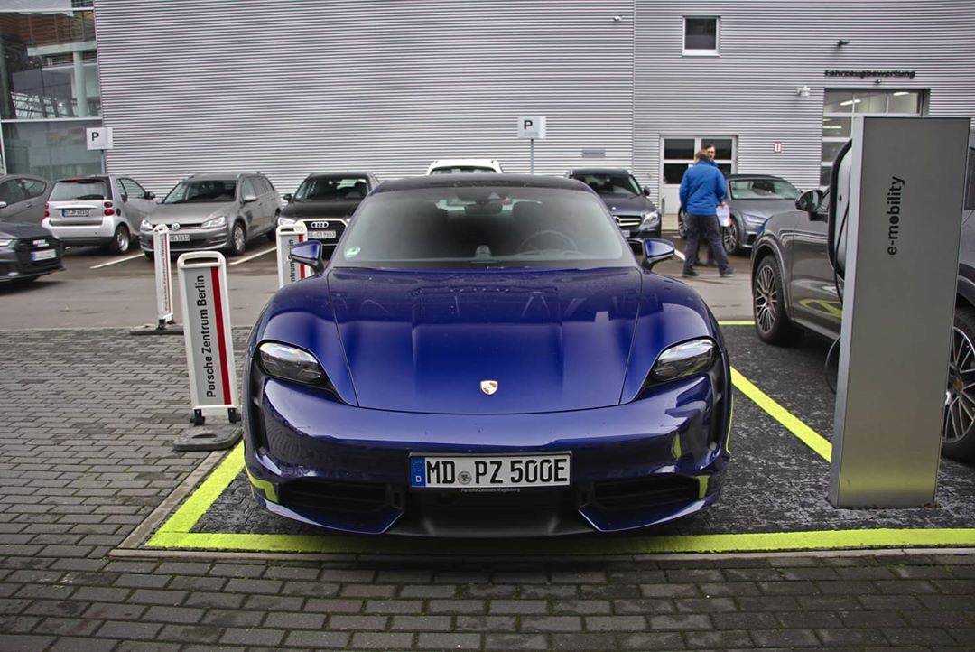 Porsche Taycan GENTIAN BLUE Taycan Club Porsche Taycan Gentian Blue Turbo 