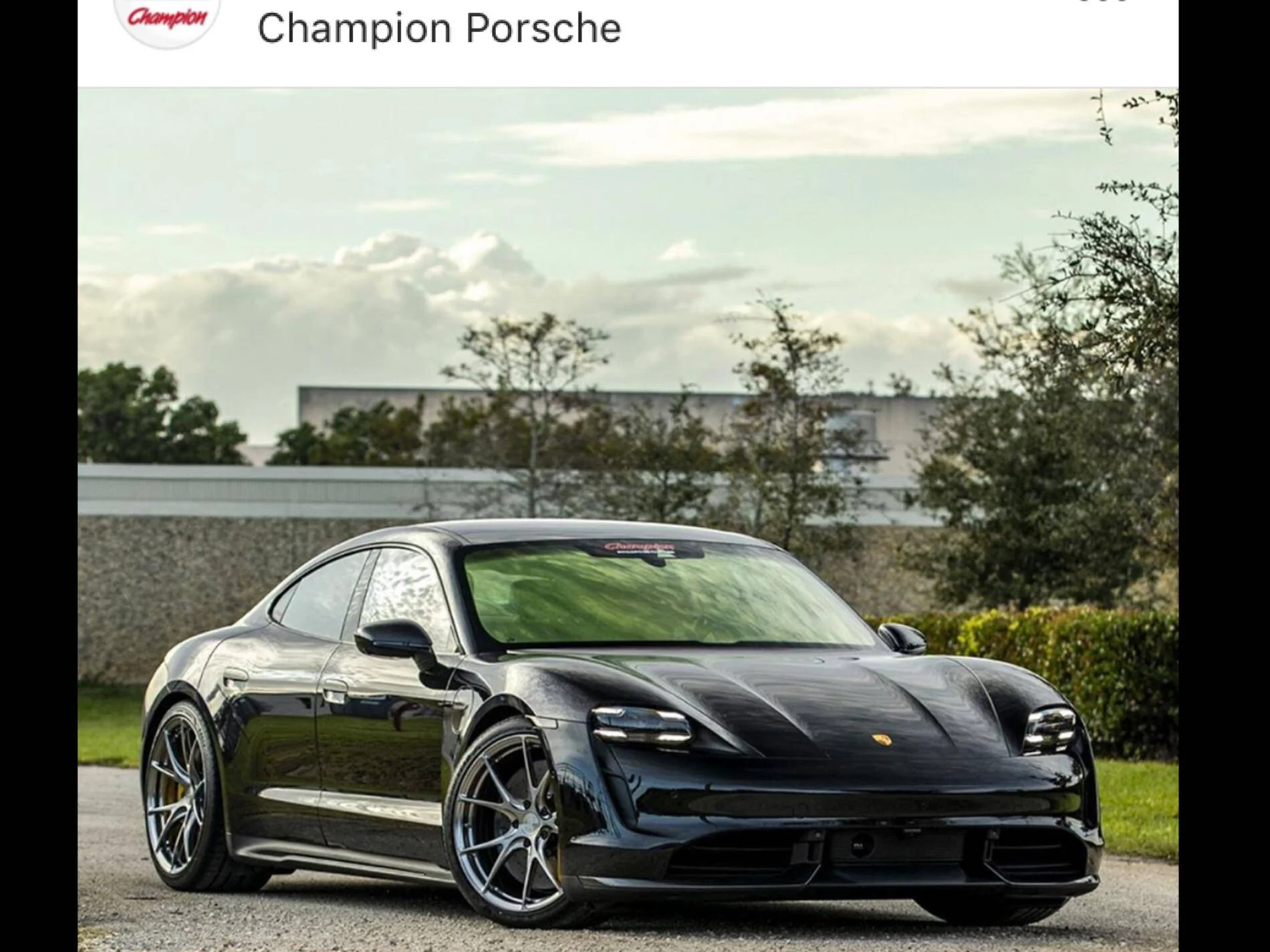 Porsche Taycan BLACK / JET BLACK Taycan Club IMG_7112