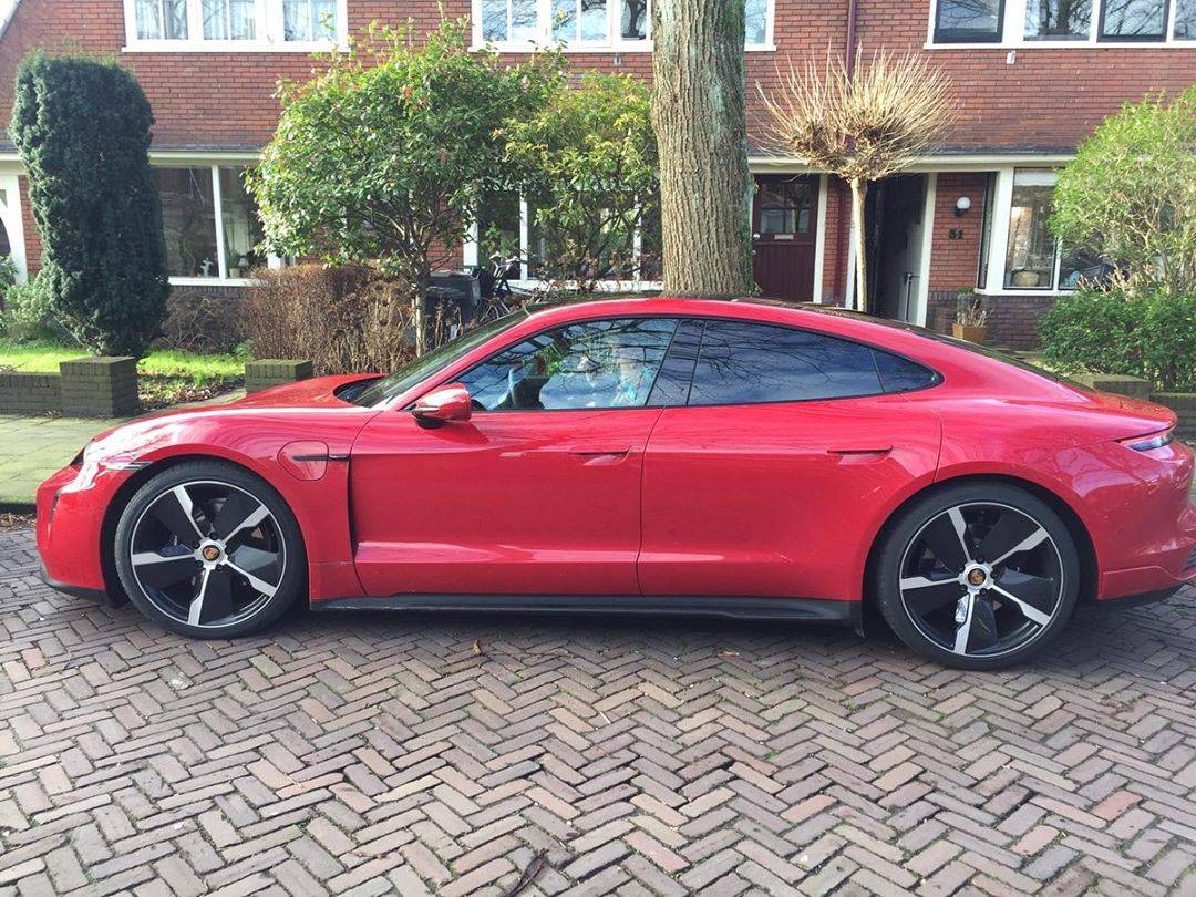 Porsche Taycan CARMINE RED Taycan Club 83677258_326972188200381_8169833784939219546_n