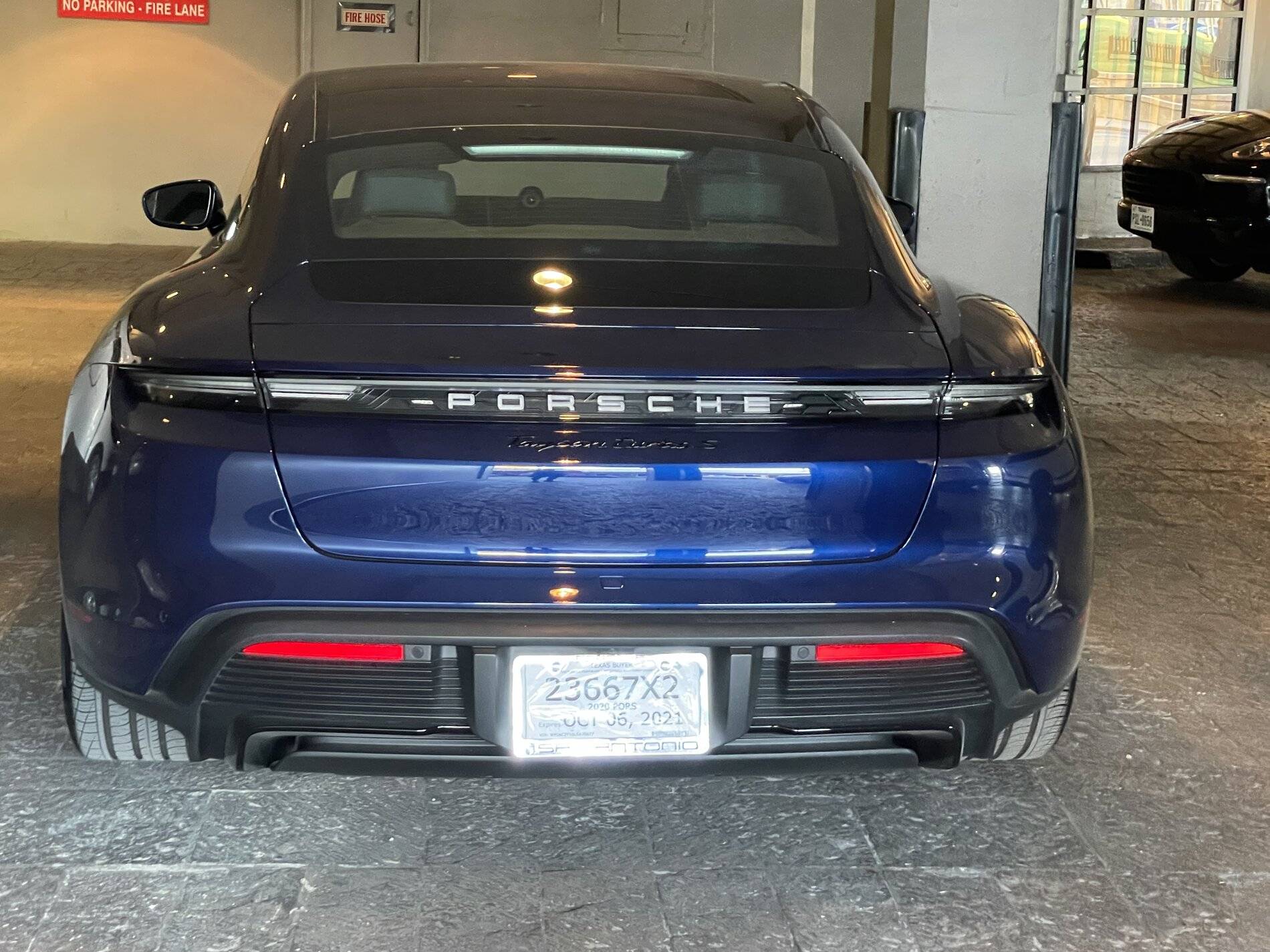 Porsche Taycan GENTIAN BLUE Taycan Club E8477C80-53BA-4776-B3C6-36B0703432F6