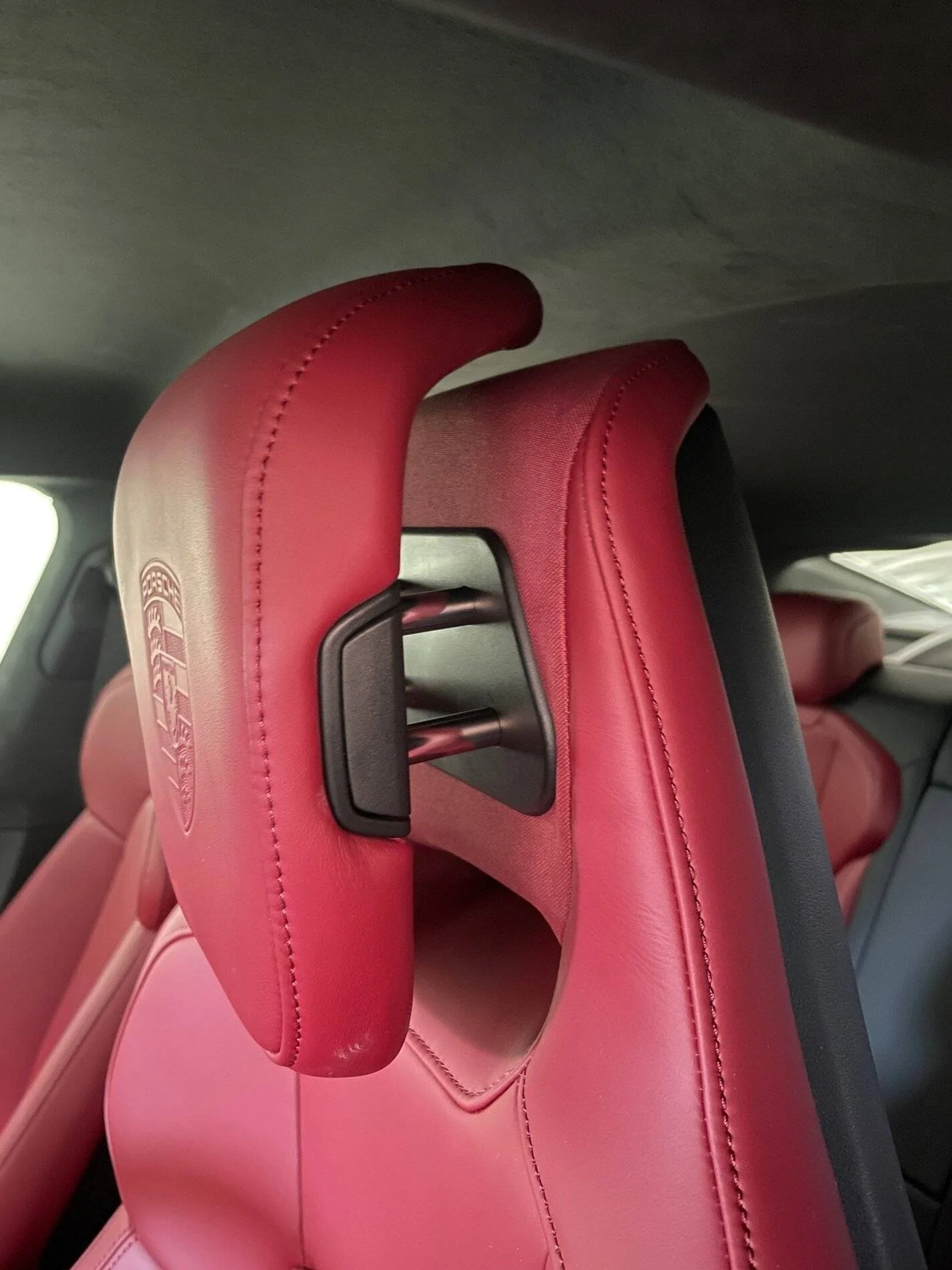 headrest 2.webp