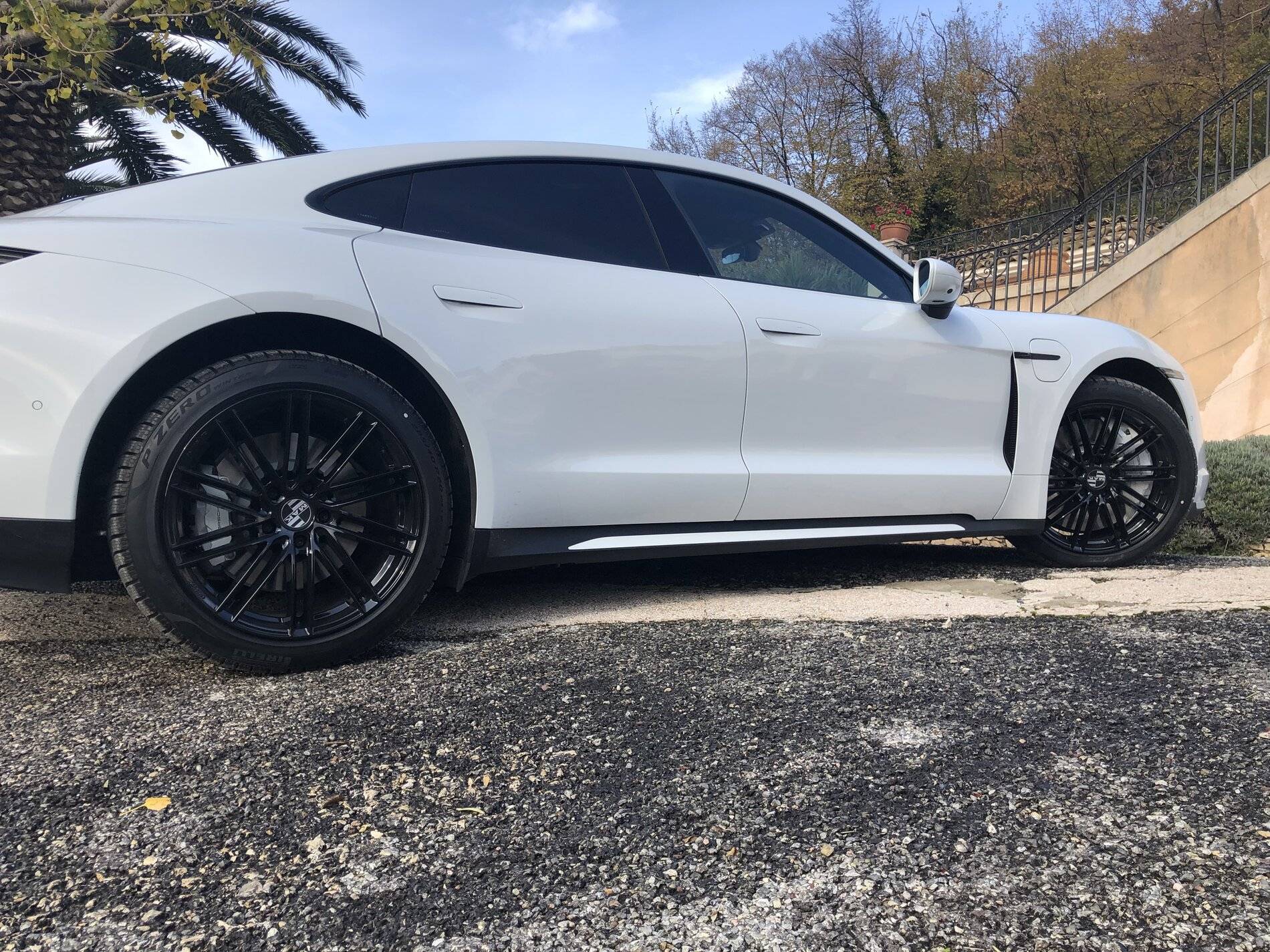 Porsche Taycan Pictures with MAK wheels? A149400F-AC13-4F65-94FA-AF9BA6FD5705