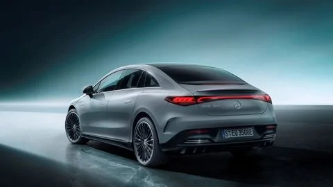 Porsche Taycan Will you test drive the Mercedes EQS? 2021-06-17-image-d638177-1630793457