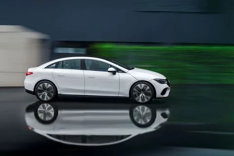 Porsche Taycan Will you test drive the Mercedes EQS? 2021-07-04-image-d638562-1630793851
