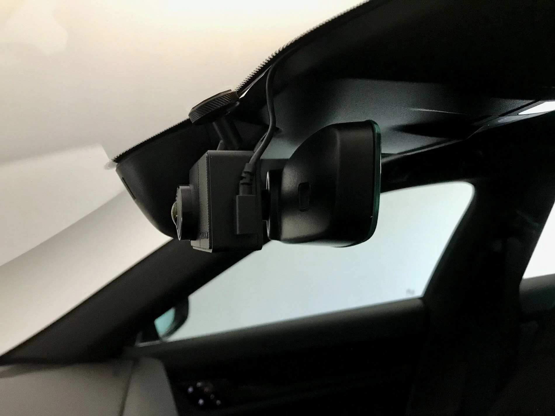 Porsche Taycan Dash cams IMG_8200