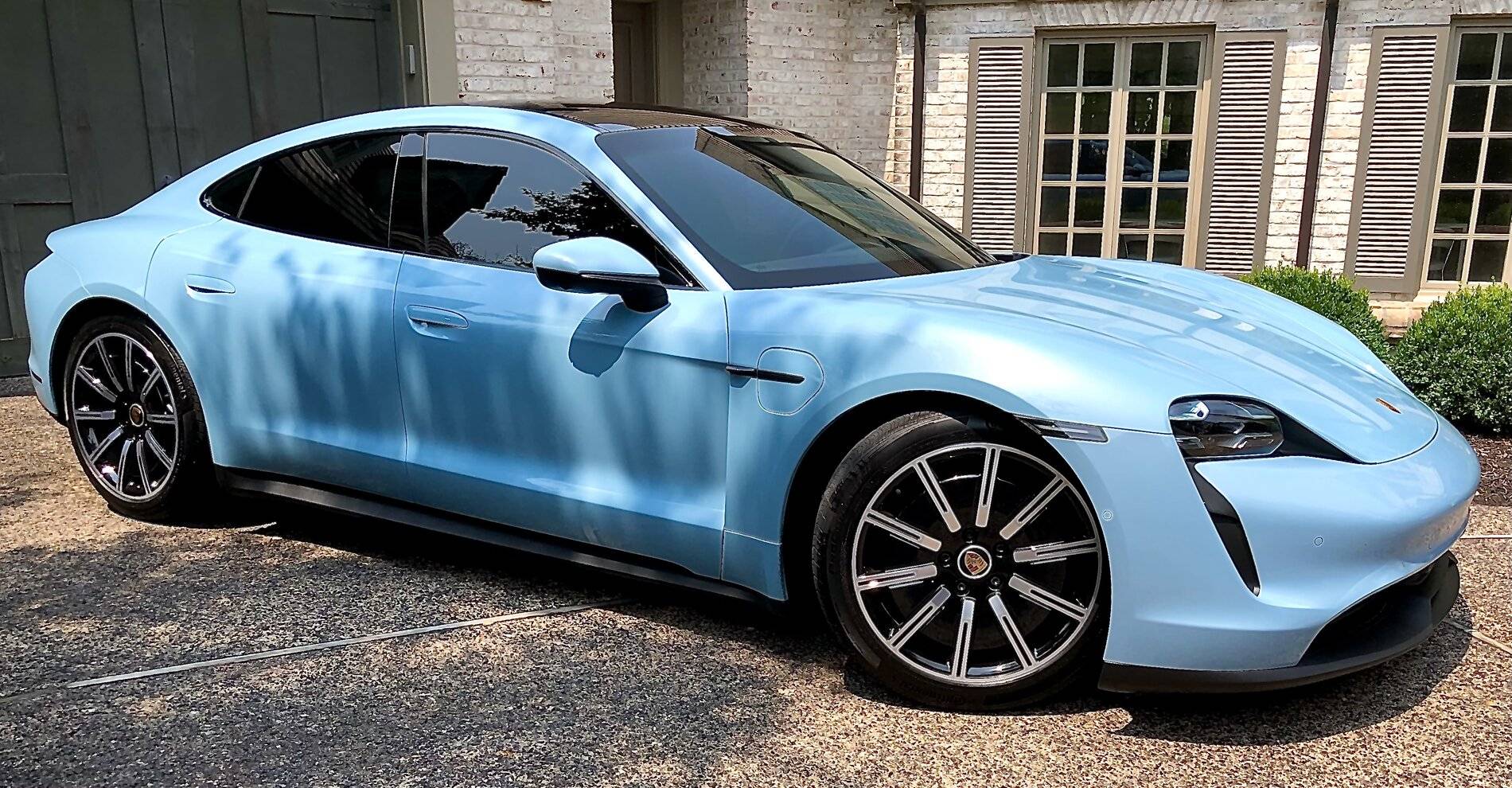 Porsche Taycan FROZEN BLUE Taycan Club 9A58AB11-AB86-4CF3-8168-FFFD2A1C58E4