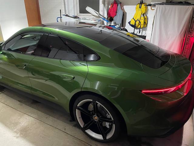 Porsche Taycan MAMBA GREEN Taycan Club IMG_1550