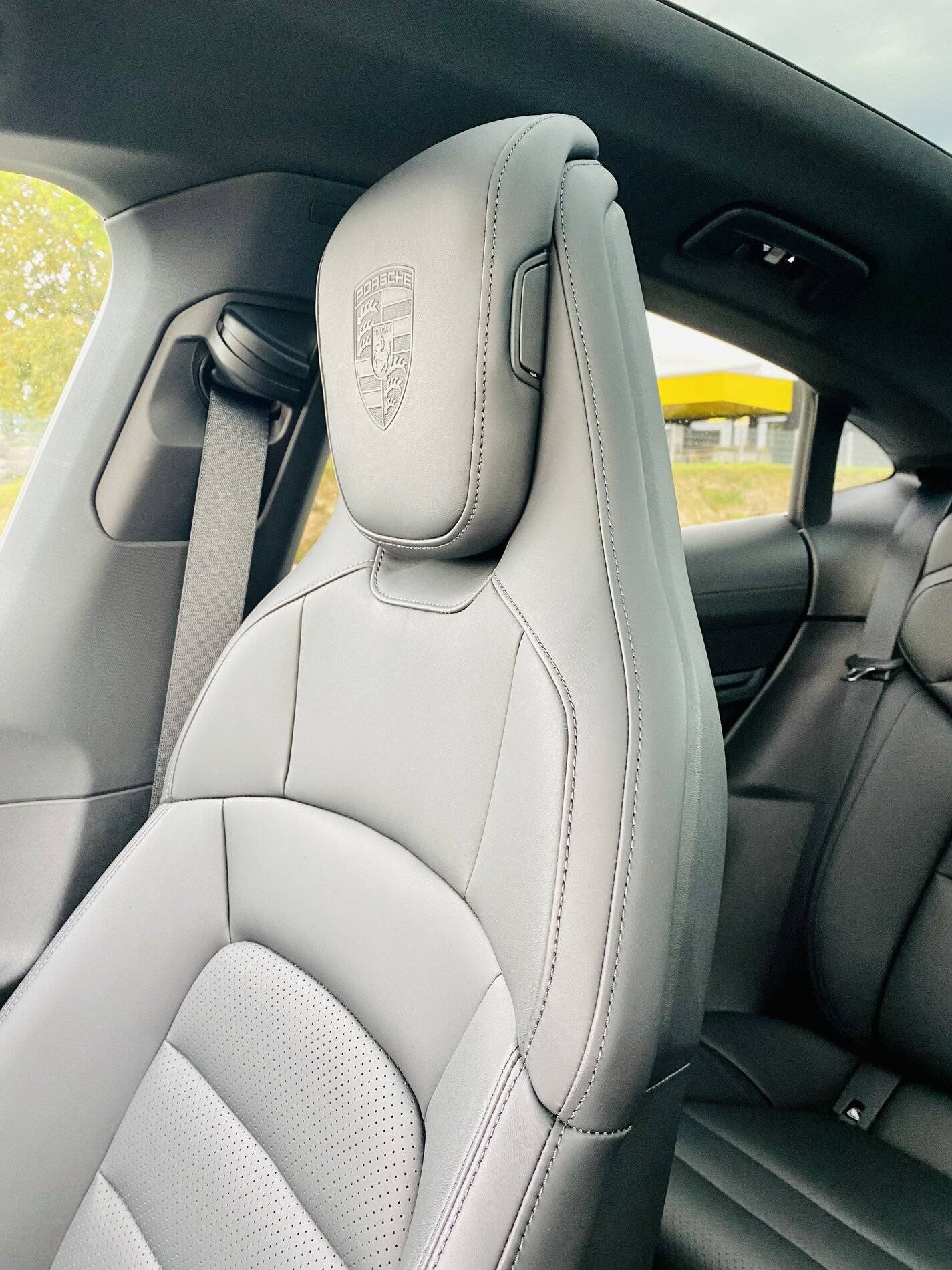 Porsche Taycan Amount/quality of leather in Taycan F1B25BA9-F667-4783-B0B0-10B51ED4D88E