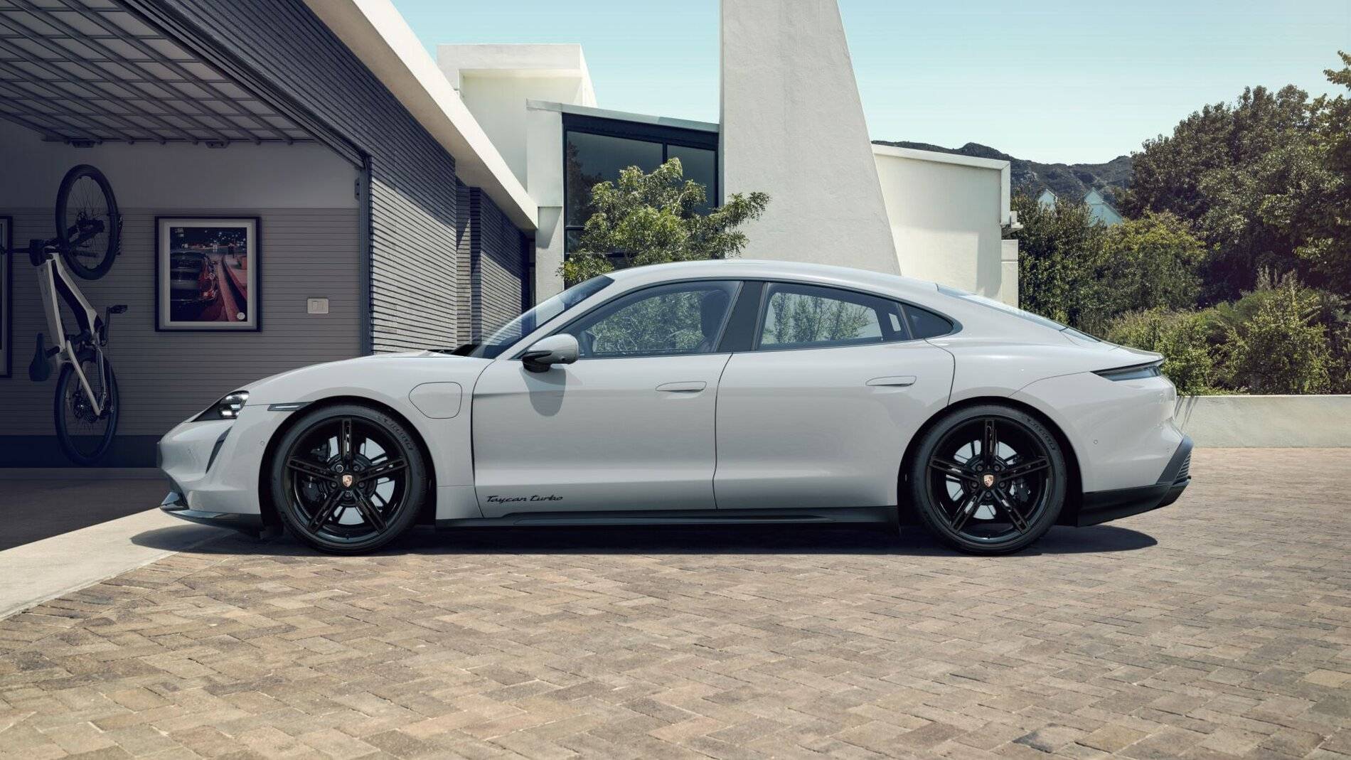 Porsche Taycan Taycan GTS to be announced this year? iris (2)