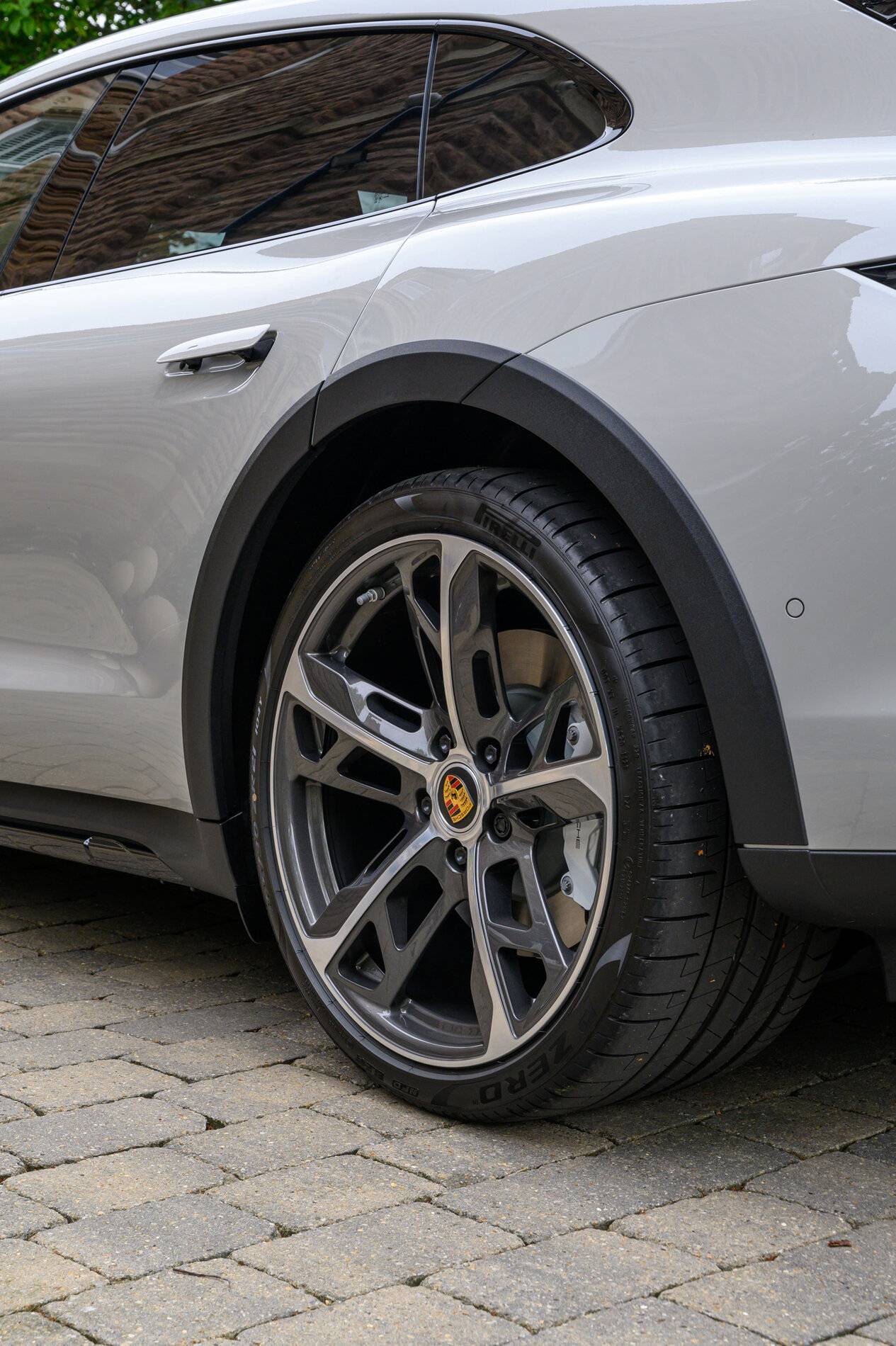 Porsche Taycan Have I made the right choices? (Too much time to think whilst waiting) FAB29624-94D9-4023-985C-35A071144D75