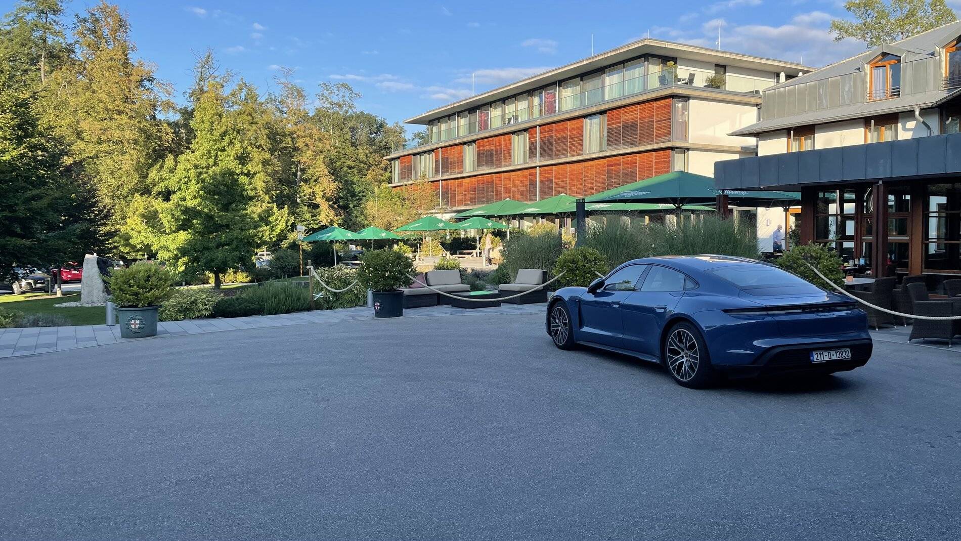 Porsche Taycan NEPTUNE BLUE Taycan Club IMG_4166