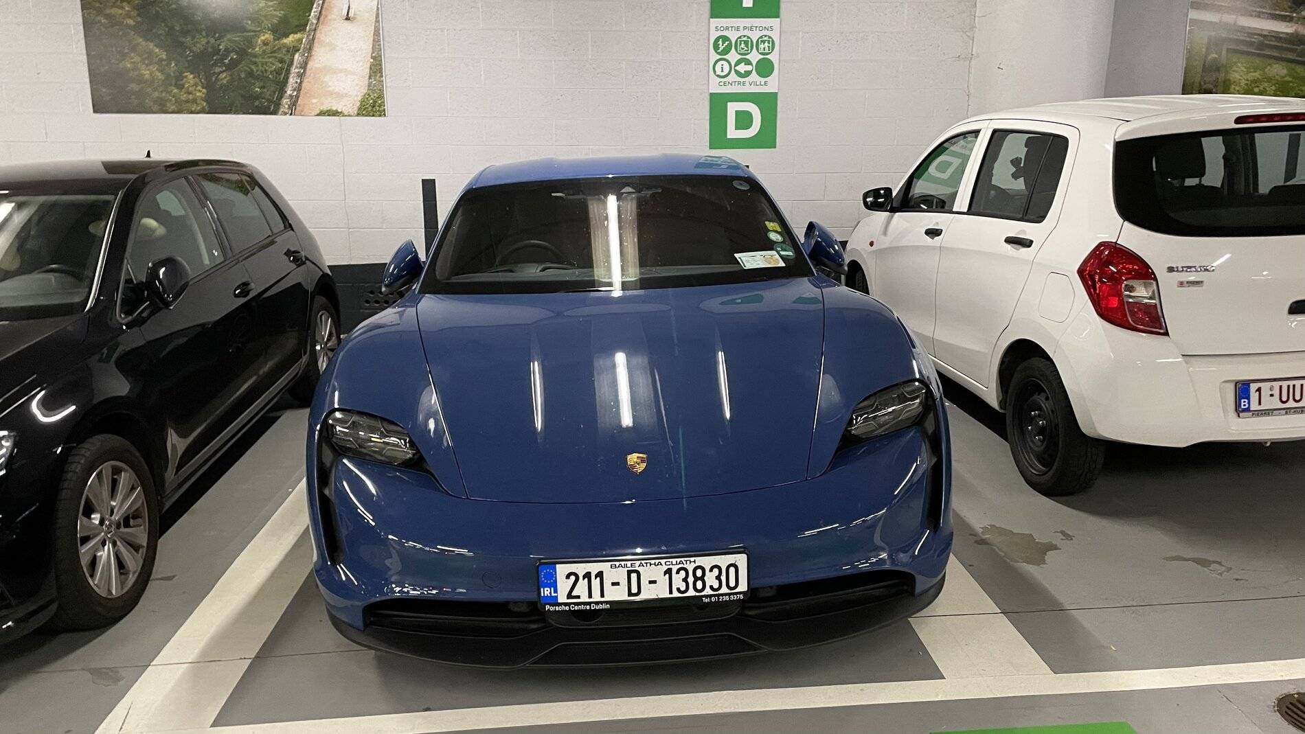 Porsche Taycan NEPTUNE BLUE Taycan Club IMG_4227