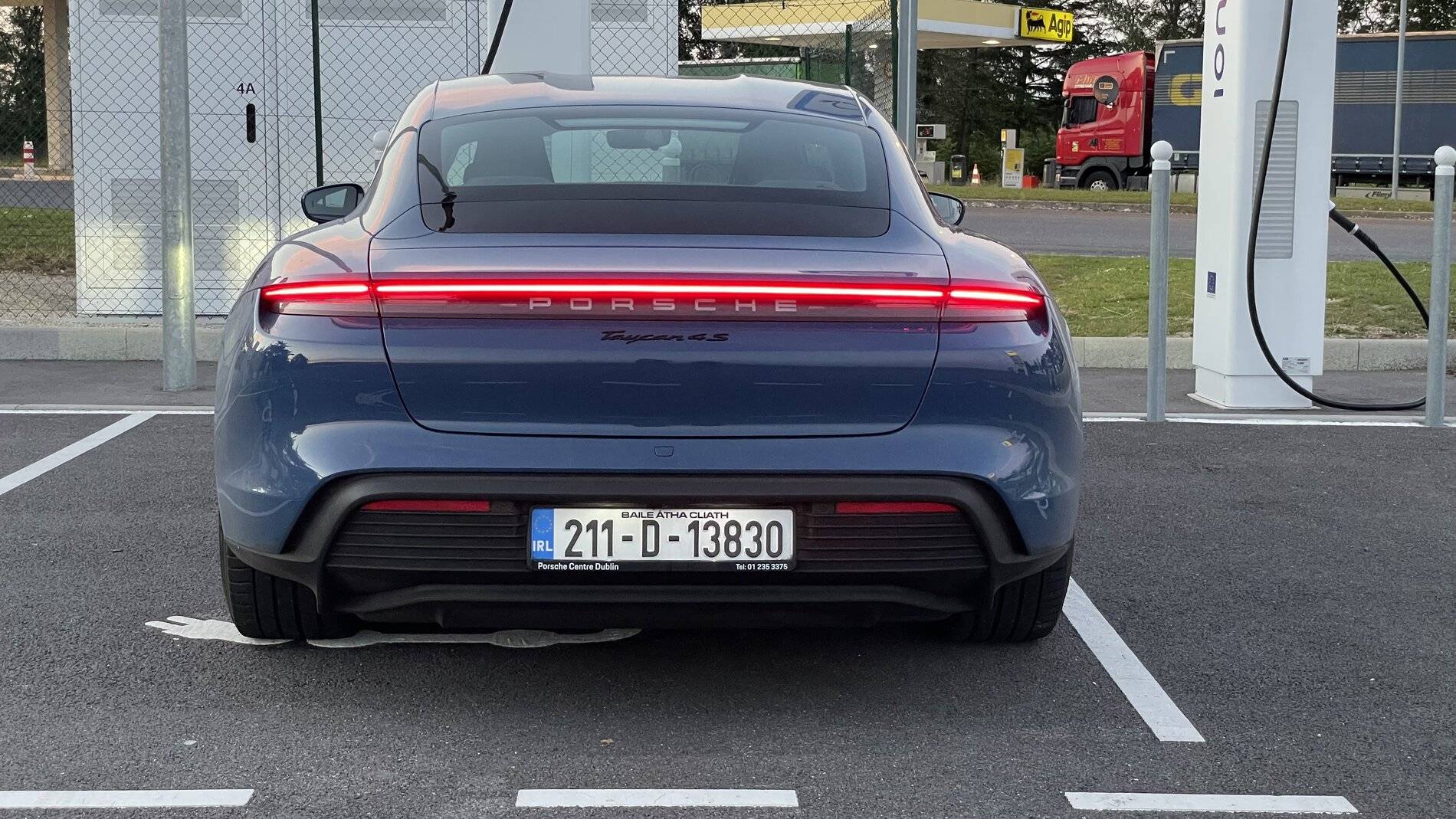 Porsche Taycan NEPTUNE BLUE Taycan Club IMG_4271