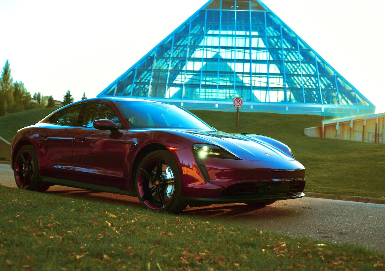 Porsche Taycan CHERRY METALLIC Taycan Club L1002216