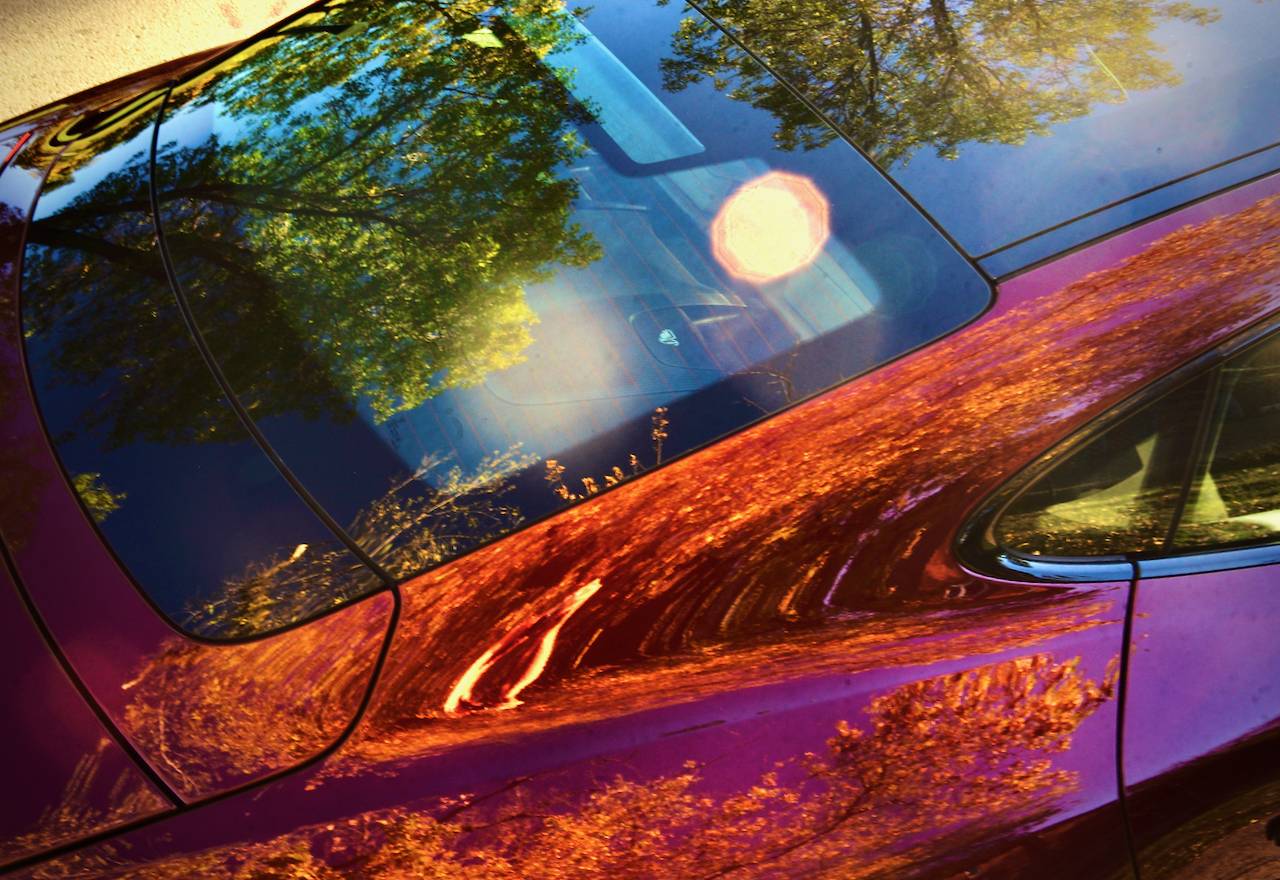 Porsche Taycan CHERRY METALLIC Taycan Club L1002198