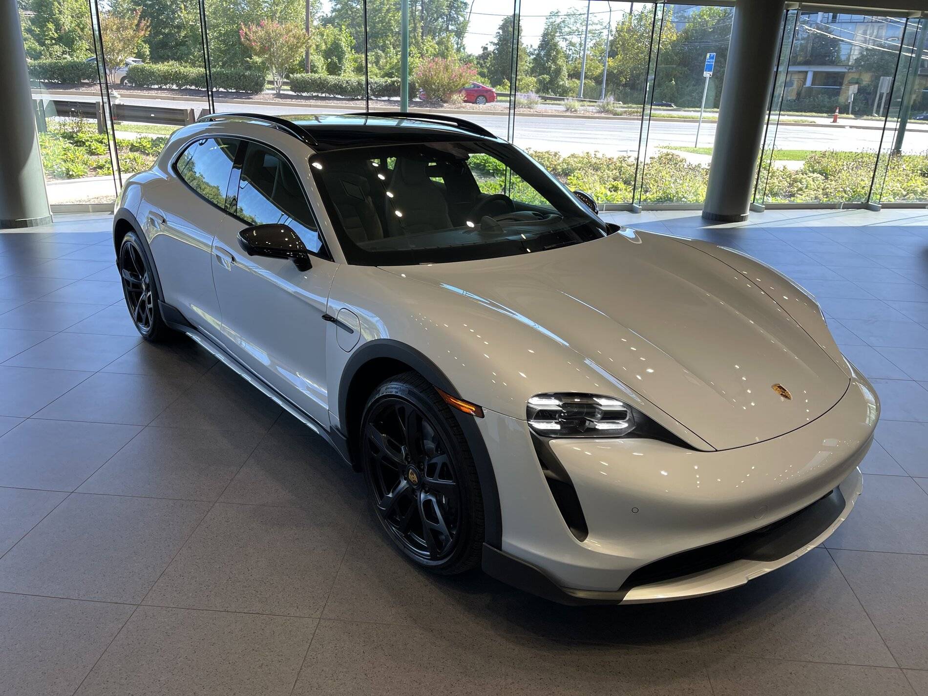 Porsche Taycan DC area delivery update A8321971-4A4B-40B5-A8E5-6C75345C4840