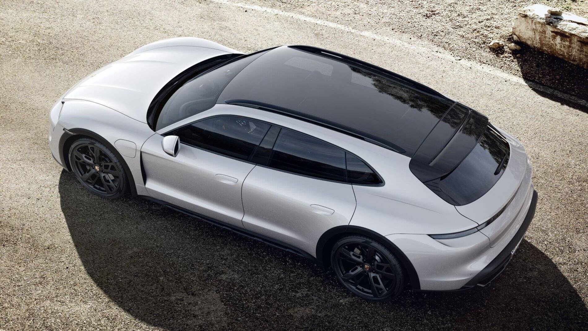 Porsche Taycan Spoiler Colour to