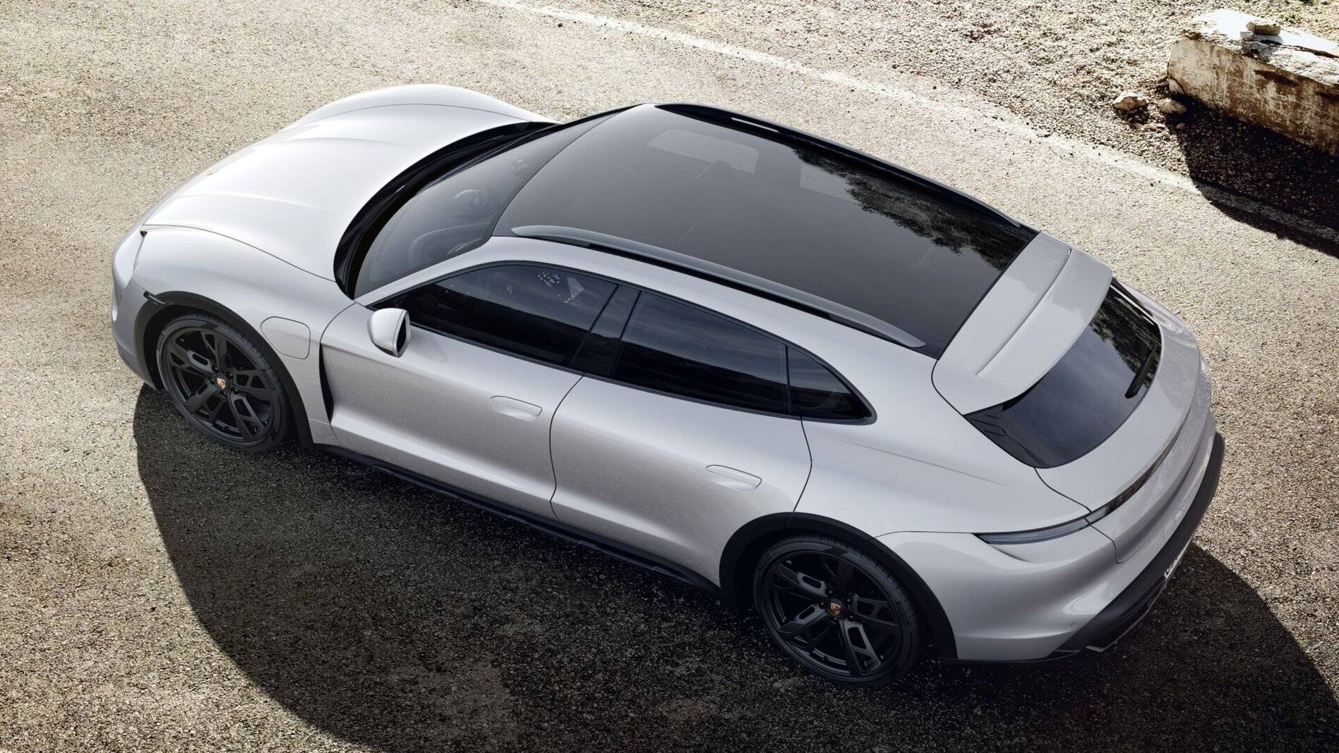 Porsche Taycan Spoiler Colour rev_to