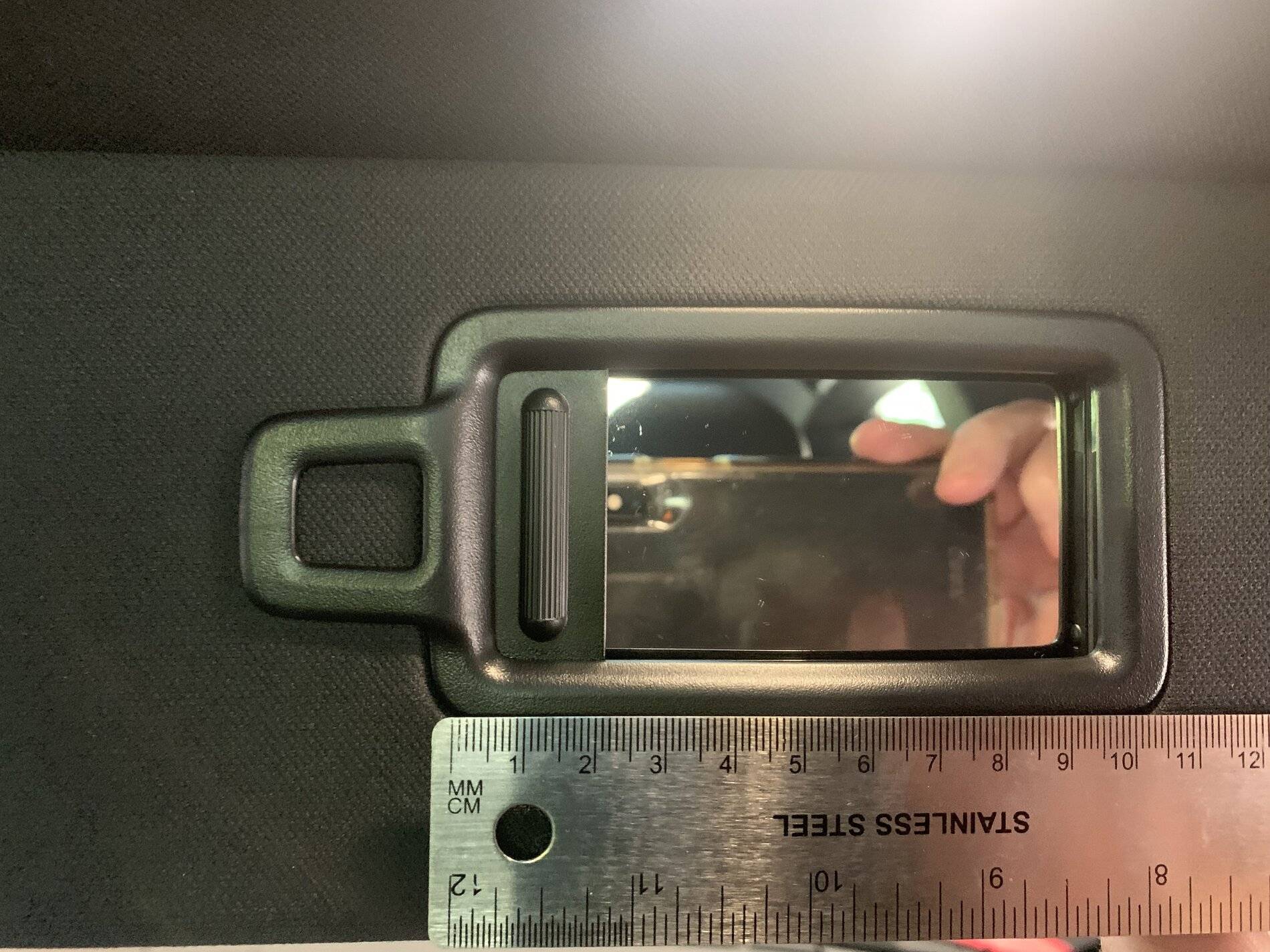 Porsche Taycan Are Taycan's vanity mirrors unusually small? 72B81A27-3F60-44BA-A472-6FC8683DC840